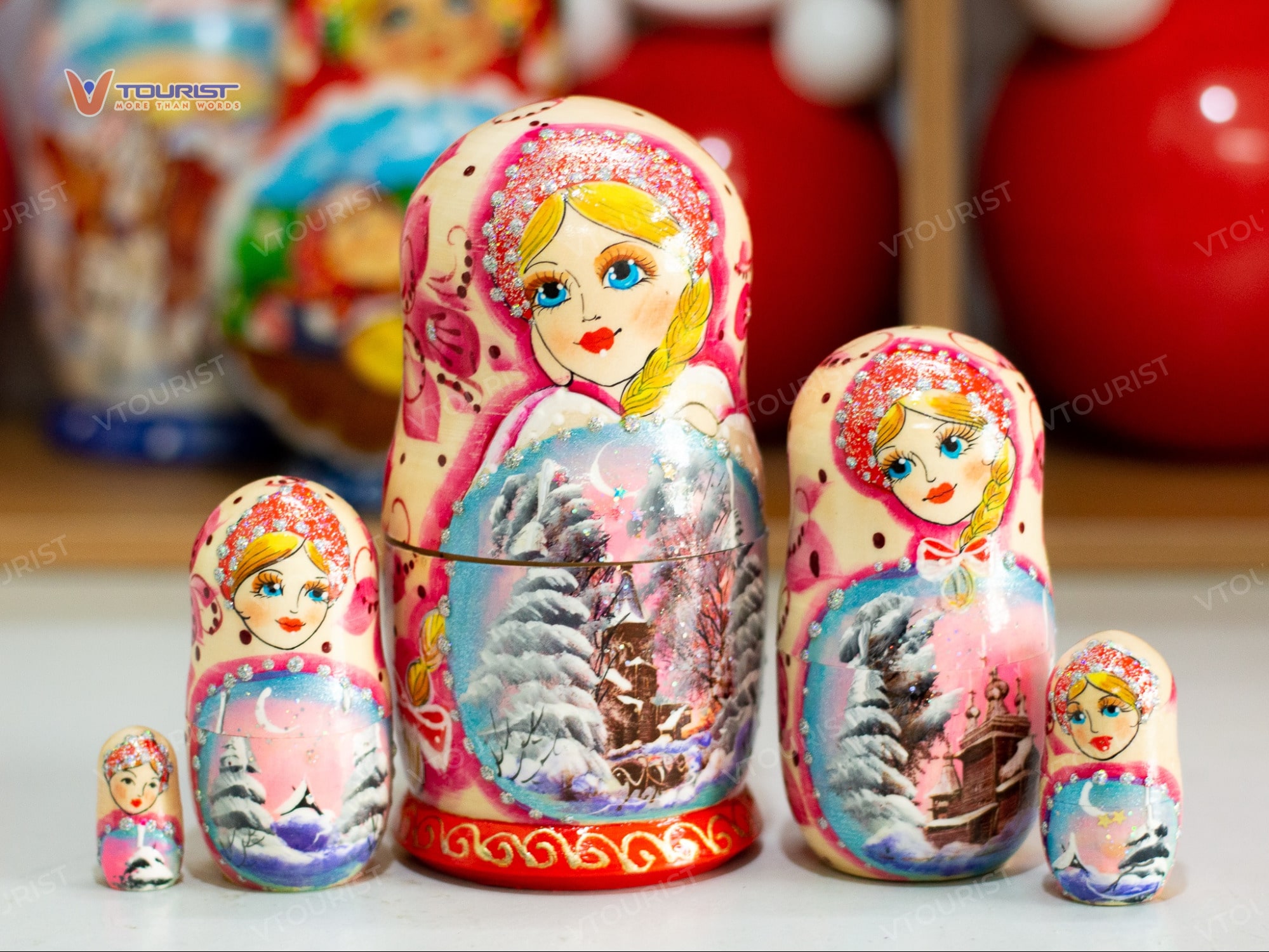 Búp bê Nga Matryoshka là biểu tượng nổi tiếng của nước Nga