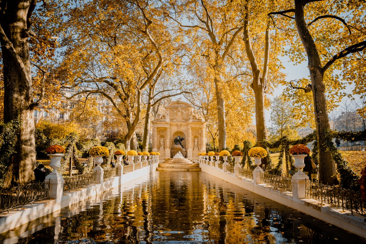 Công viên Jardin du Luxembourg vào mùa thu