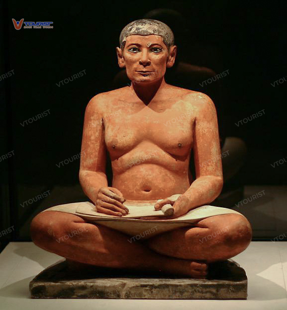 Tượng điêu khắc Seated Scribe