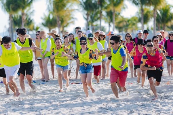 Tổ chức teambuilding running man