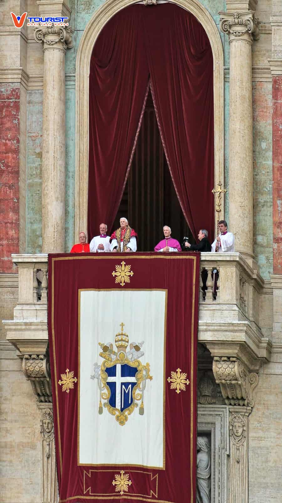 Ban công Toà thánh Vatican - nơi Tân Giáo hoàng phát biểu