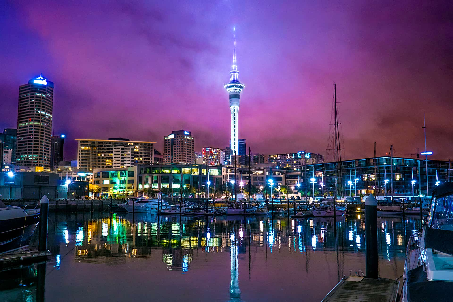 Nghỉ đêm tại Auckland