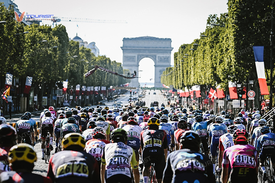 Đại lộ Champs-Élysées cũng là đích đến cuối cùng của cuộc đua xe đạp Vòng quanh nước Pháp Tour de France