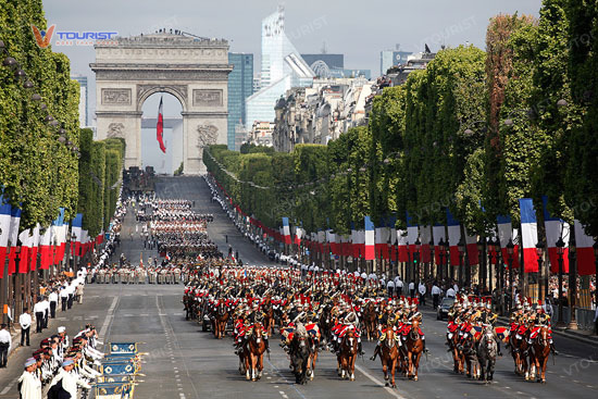 Diễu binh quốc khánh Pháp đi quan đại lộ Champs-Élysées