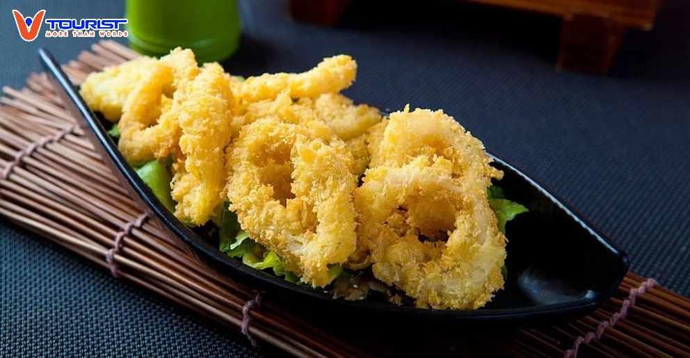 Món cá tempura chiên là một món ăn nổi tiếng tại Melbourne bởi hương vị độc đáo hòa quyện cùng lớp vỏ giòn tan của thịt cá