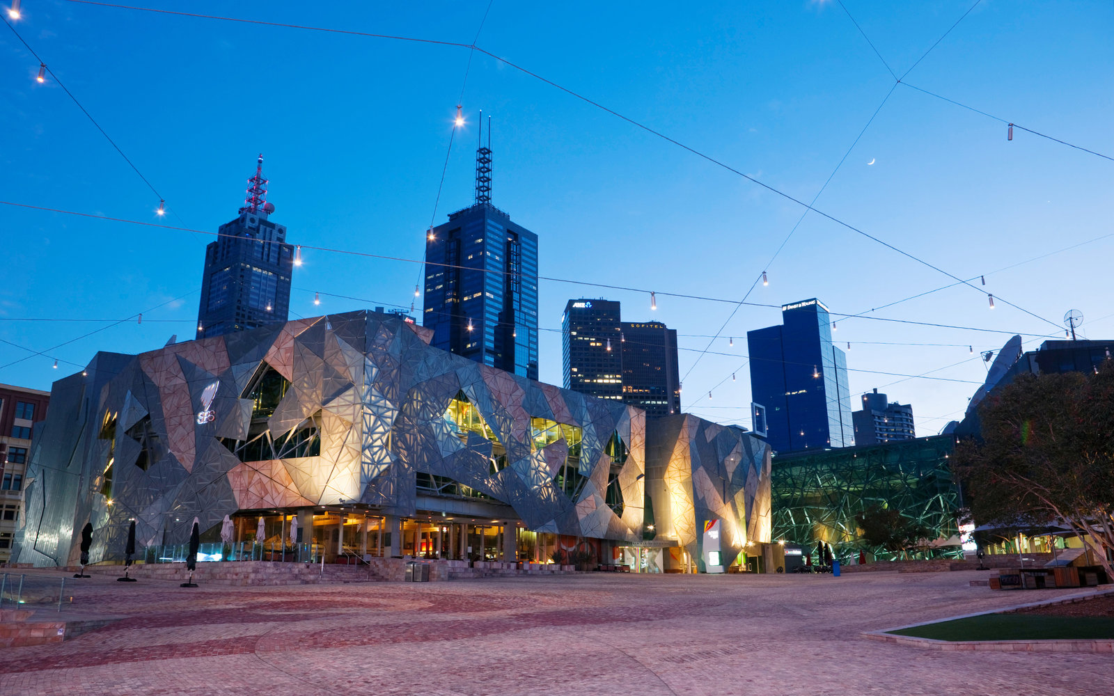 Ghé thăm Quảng trường Federation Square