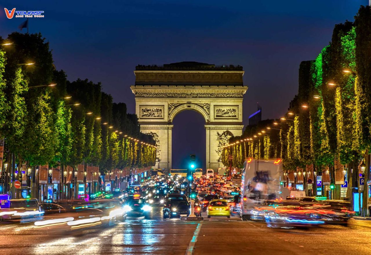 Đại lộ Champ Elysee nơi có Khải Hoàn Môn