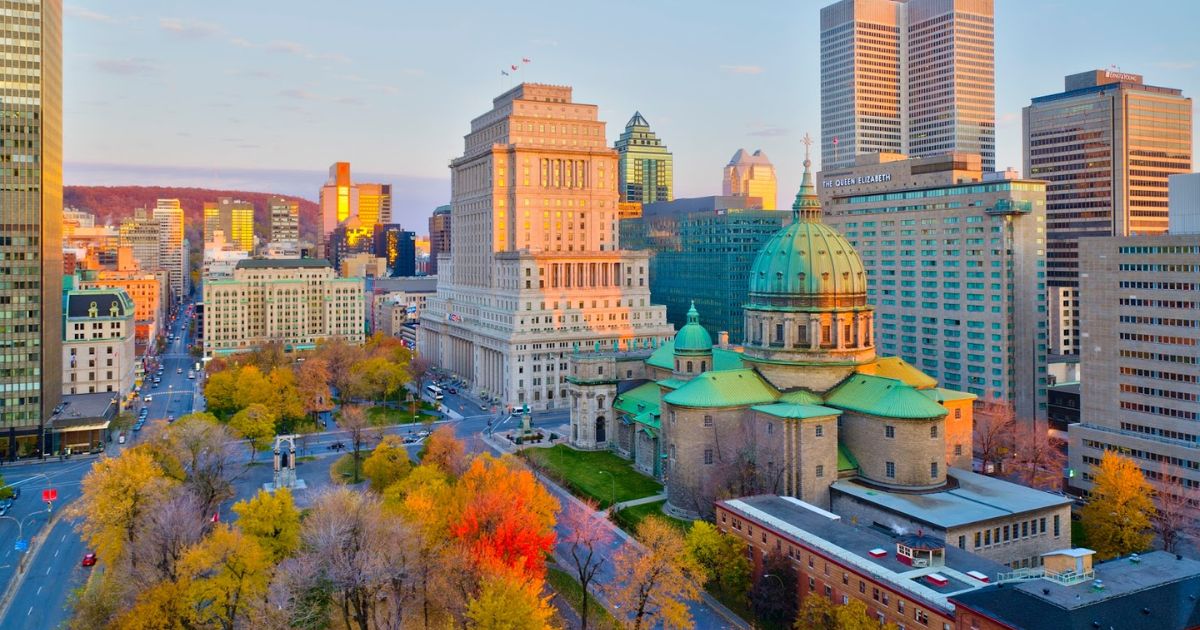 Thành phố Montreal vào mùa thu