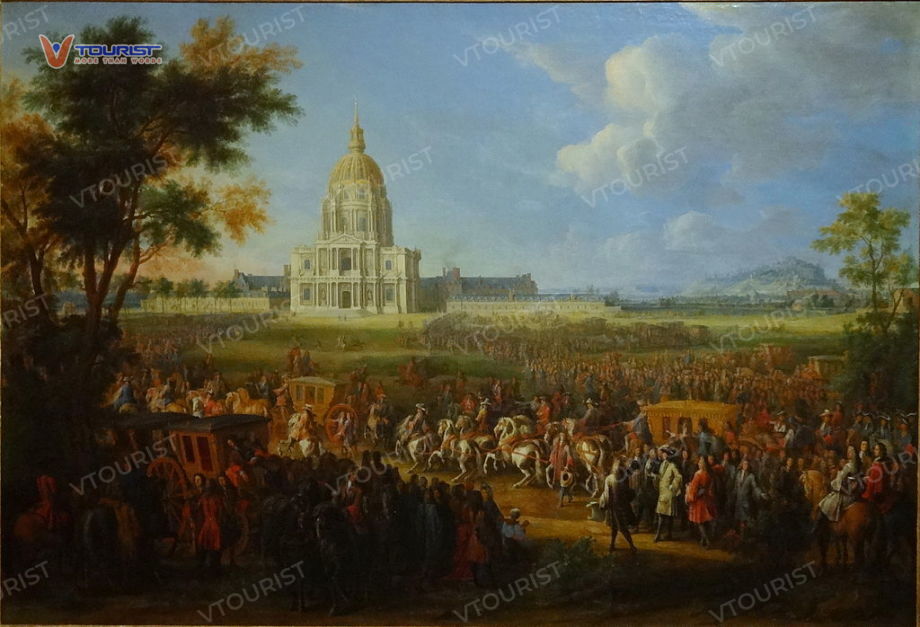 Khung cảnh Vua Louis XIV đến điện Invalides