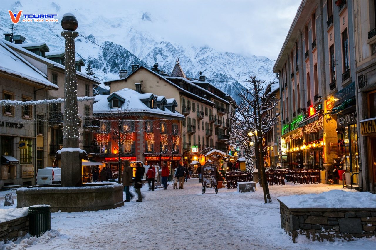 Làng Chamonix về đêm