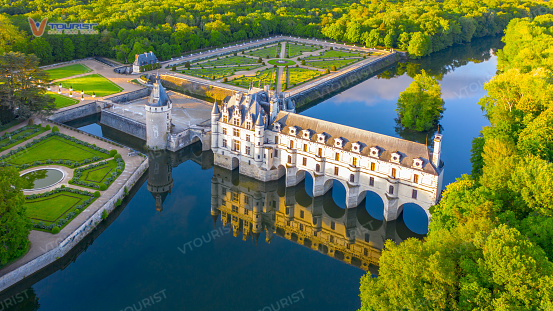 Chenonceau- Tòa lâu đài nằm lơ lửng trên mặt nước