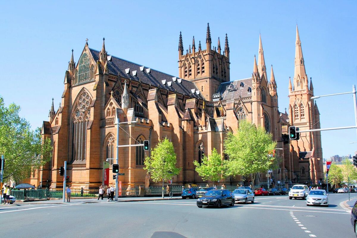 Ghé thăm nhà thờ St. Mary có kiến trúc nổi bật ở Sydney