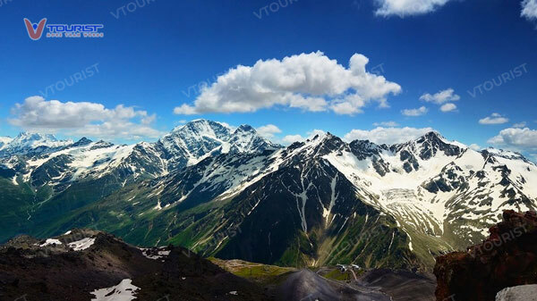 Núi Elbrus