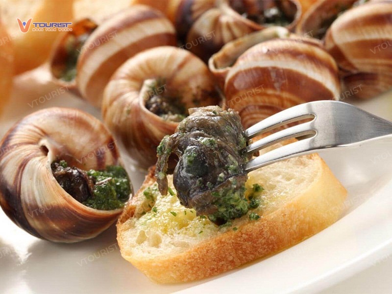 Ốc sên Escargot là món ăn độc đáo được tìm ra bởi người La Mã cổ đại