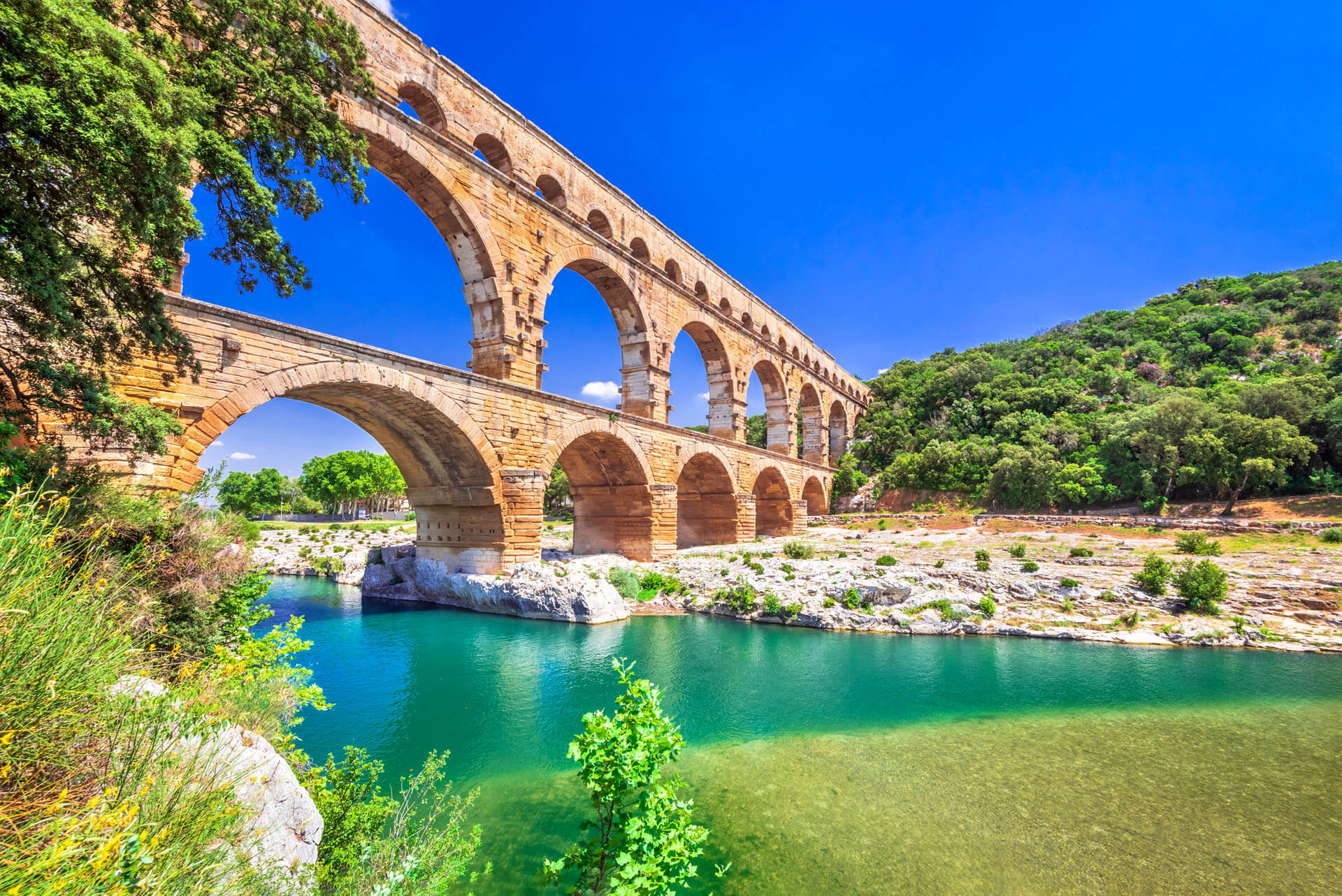 Pont Du Gard là công trình dẫn nước đồ sộ nhất vào thời La Mã cổ đại