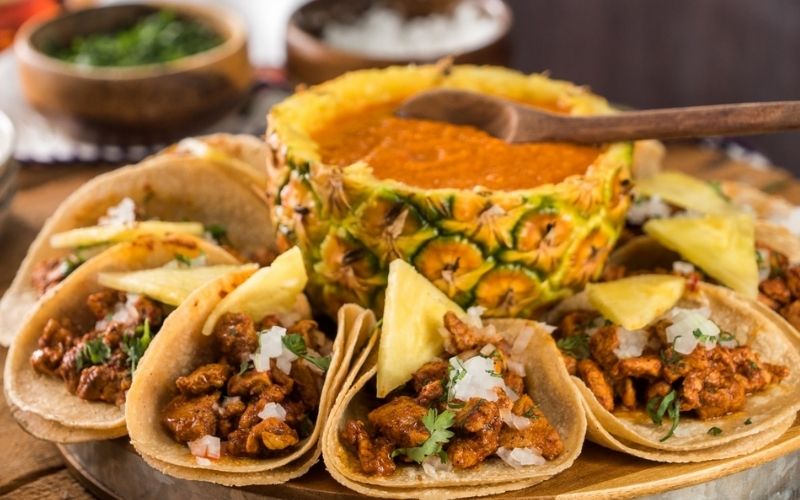 Tacos thường được kết hợp với nhiều loại nhân khác nhau