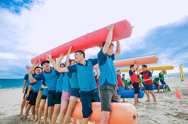 Du lịch kết hợp Teambuilding