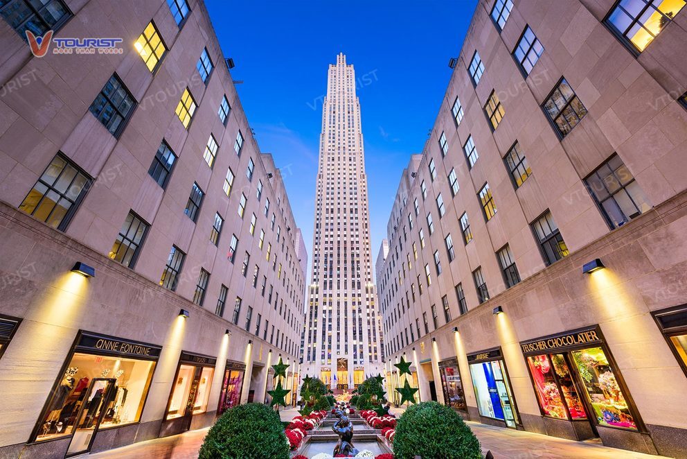 Rockefeller Center là trung tâm mua sắm, ẩm thực hiện đại và sầm uất bật nhất New York