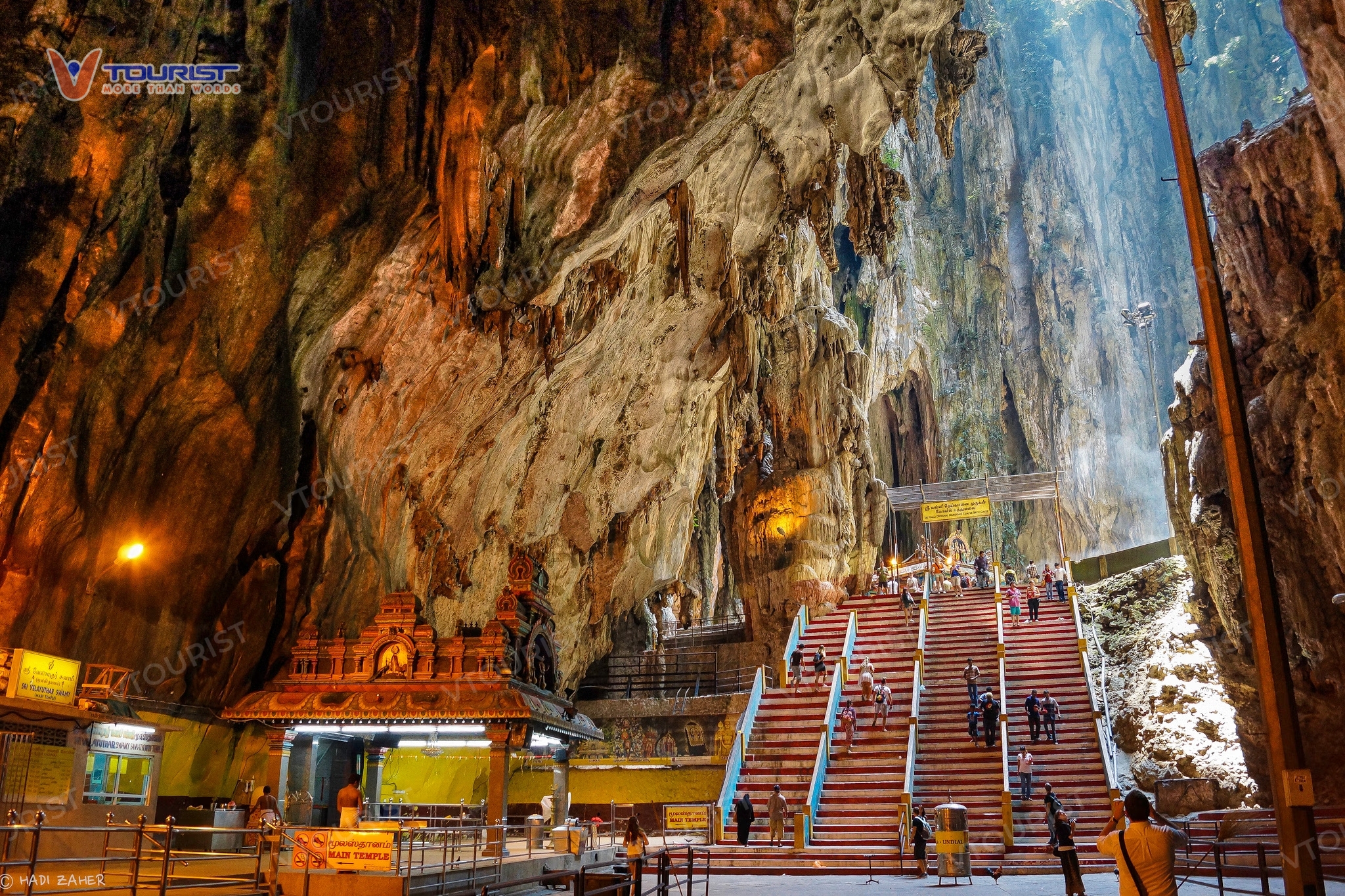 Hang Đền (Cathedral Cave)