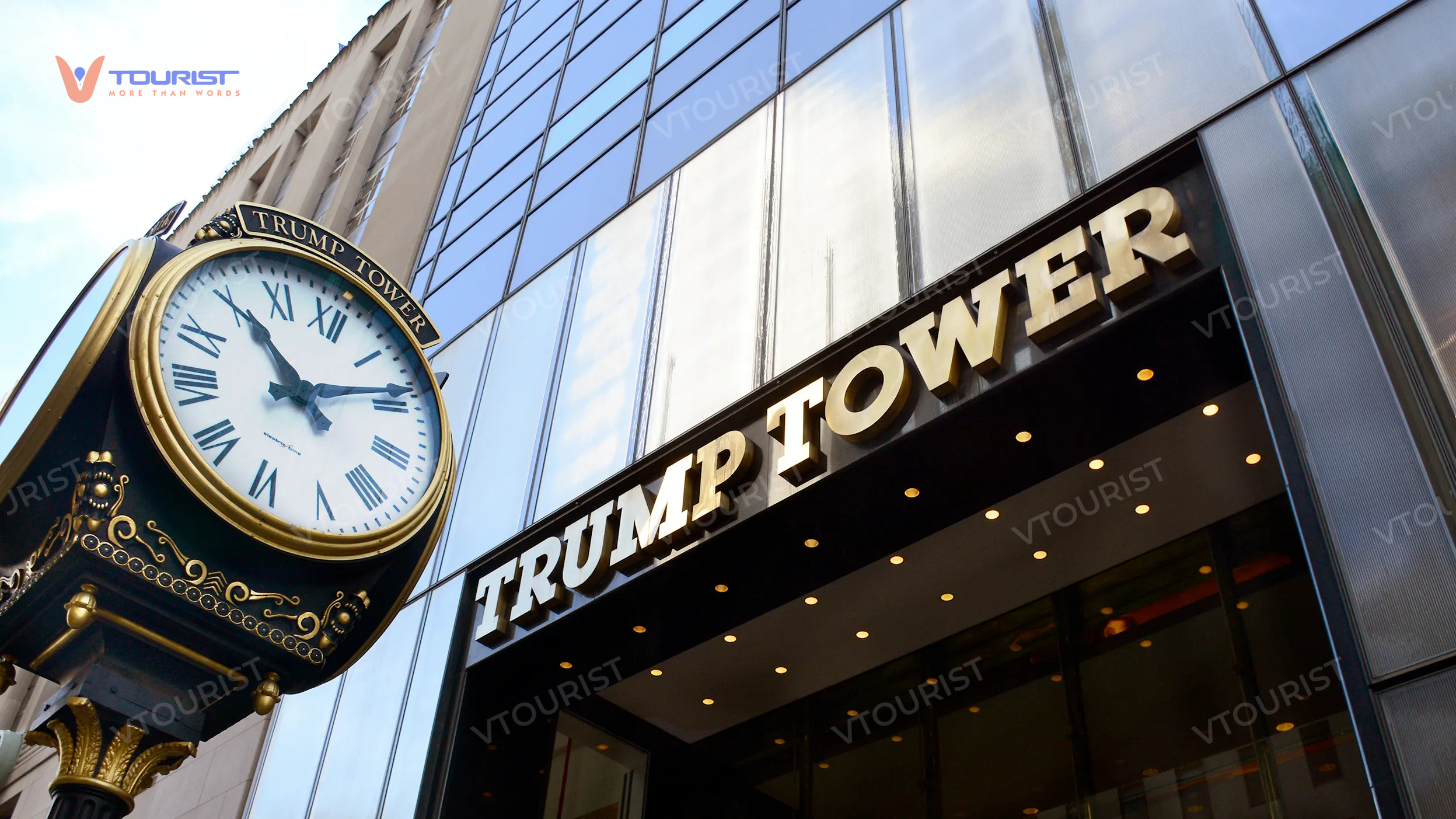 Trump Tower thu hút bởi kiến trúc mặt tiền đặc biệt được thiết kế với cấu trúc 28 mặt