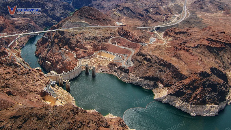 Hoover Dam là 1 trong 7 kỳ quan nổi tiếng của Hoa Kỳ