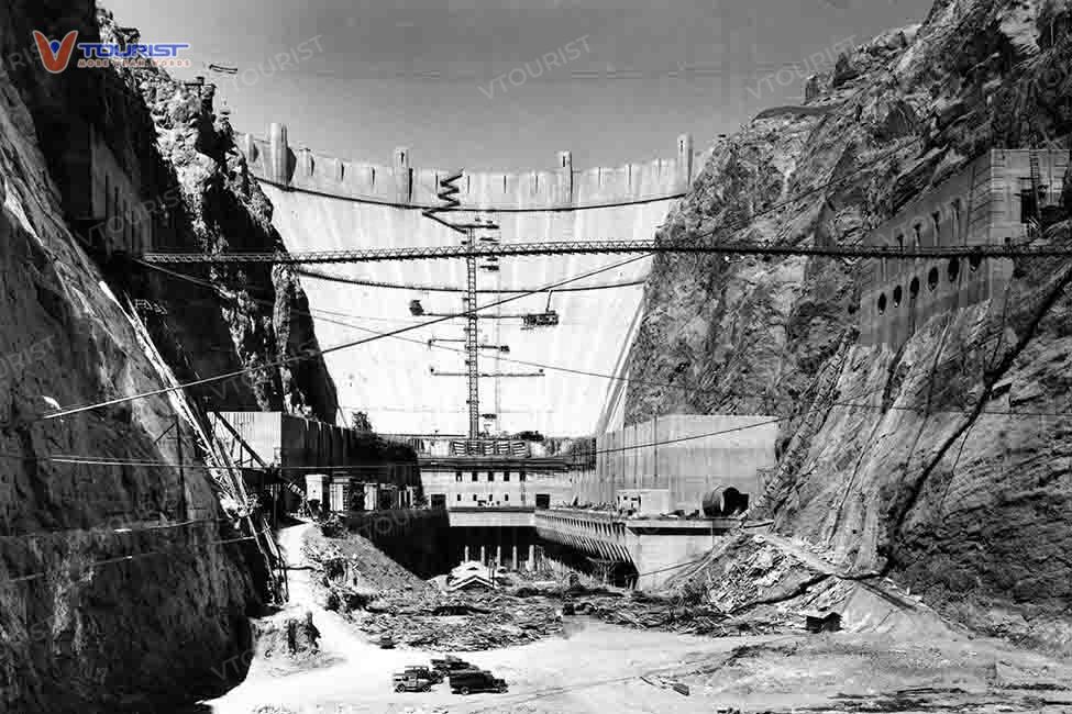 Hoover Dam là công trình đầu tiên ở Mỹ sử dụng kỹ thuật xây dựng hiện đại nhất thế kỷ 20