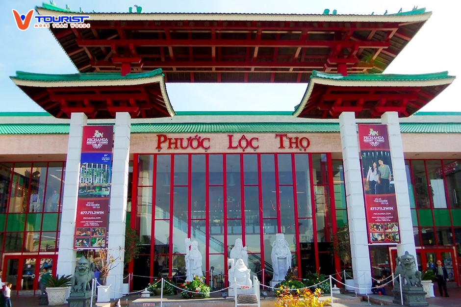 Asian Garden Mall chính thức khai trương vào năm 1987 bởi doanh nhân gốc Hoa Frank Jao