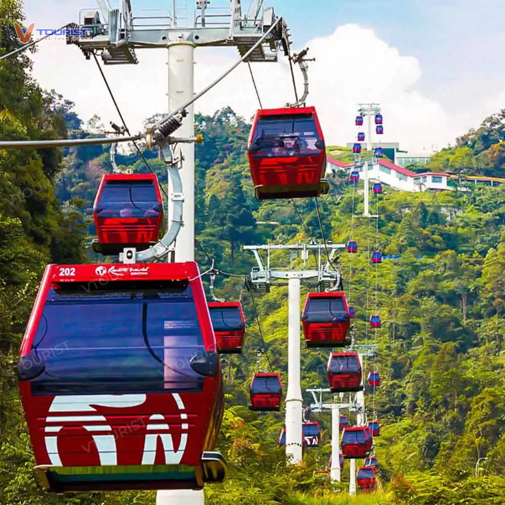 Có nhiều phương tiện giao thông công cộng thuận lợi giúp du khách di chuyển dễ dàng đến Genting Highlands