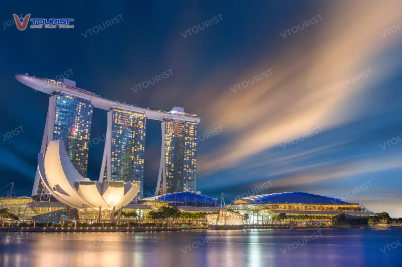 Marina Bay Sands tọa lạc tại số 10 Bayfront Avenue, Singapore 018956