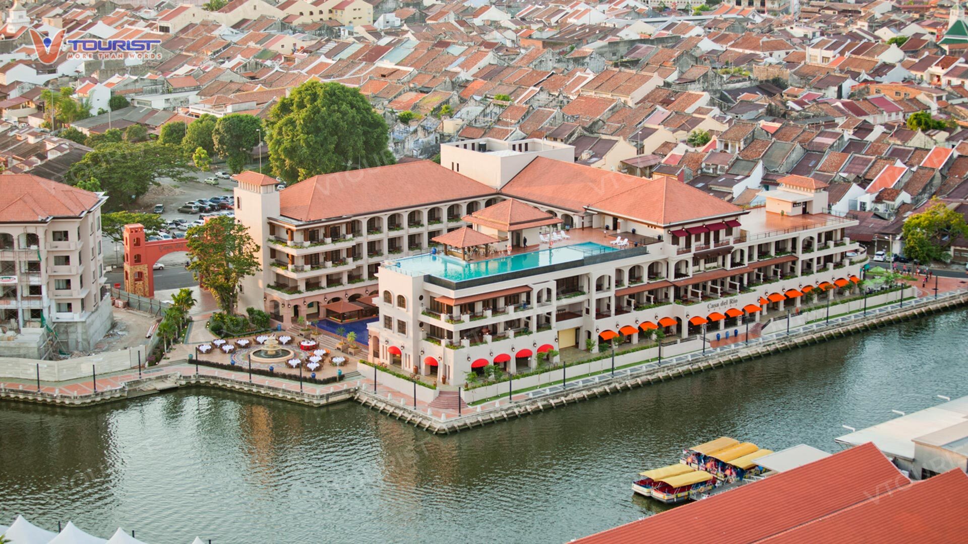 Khách sạn Casa del Rio Melaka với góc nhìn hướng ra dòng sông Malacca