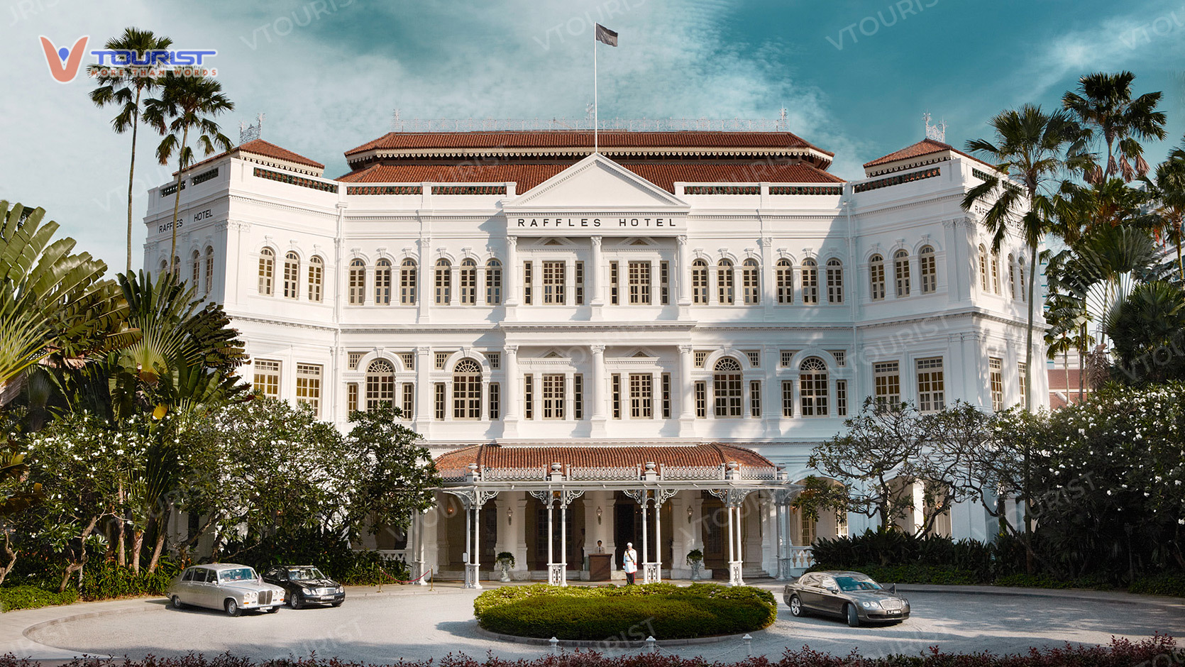 Khách sạn Raffles Hotel với phong cách kiến trúc cổ điển độc đáo