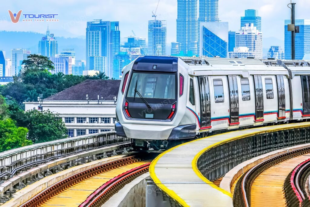 Tàu điện ngầm LRT là phương tiện di chuyển công cộng tiện lợi nhất tại Malaysia