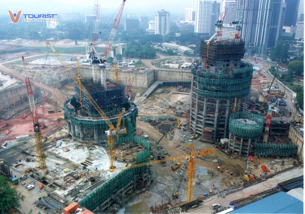 Quá trình xây dựng Petronas Twin Tower