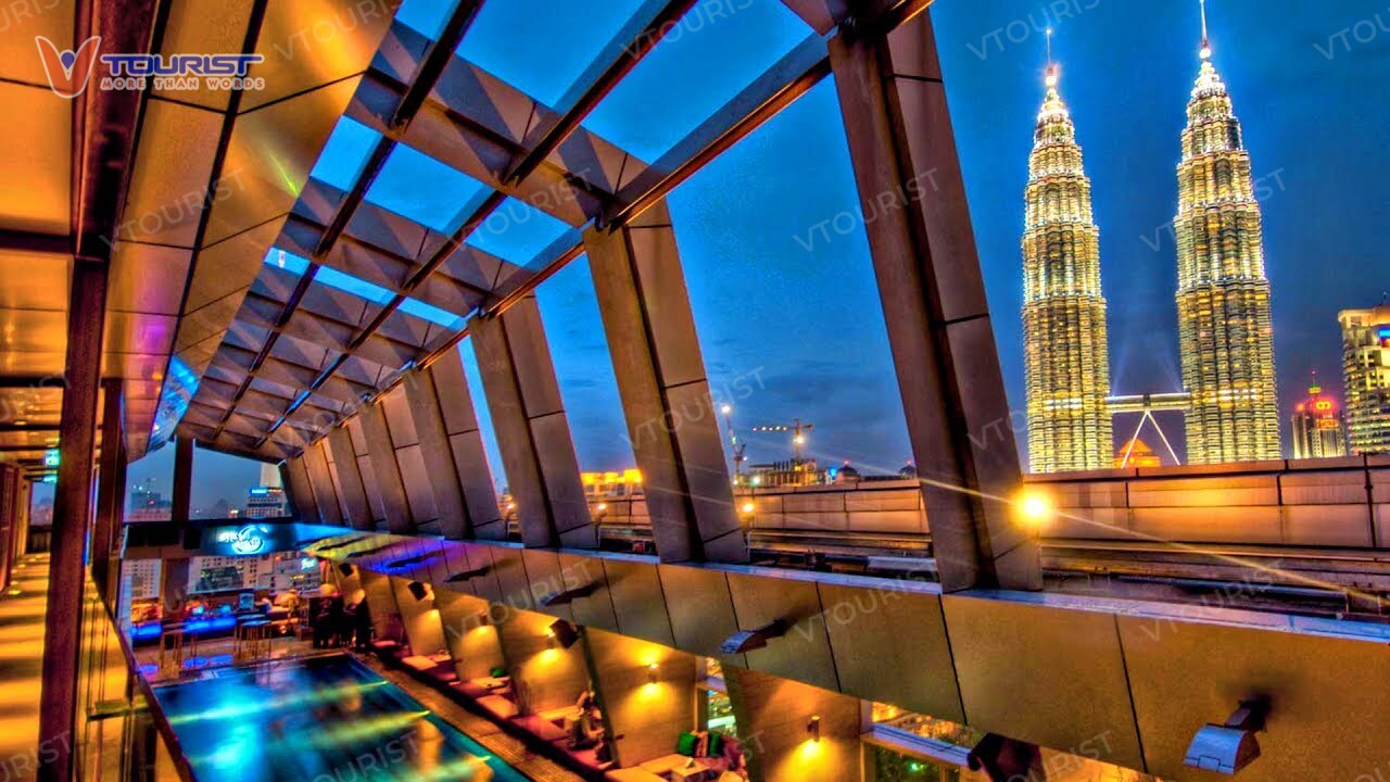 Traders Hotel Kuala Lumpur với view trực diện toà tháp đôi