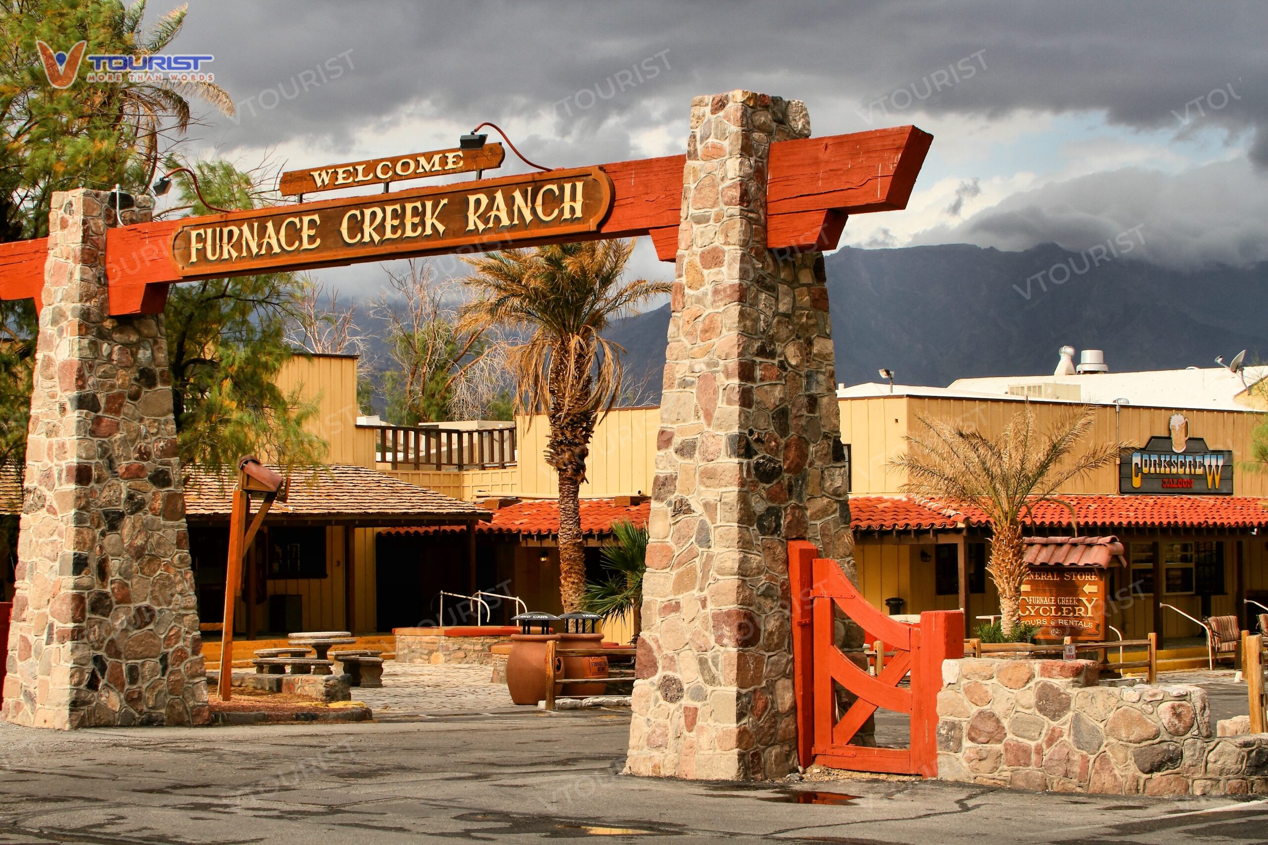 Khách sạn Furnace Creek Ranch