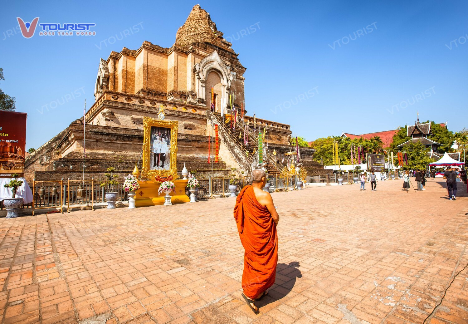 Là ngôi chùa cổ lâu đời nhất của Chiang Mai nên du khách cần lưu ý giữ gìn không gian thanh tịnh cho chùa