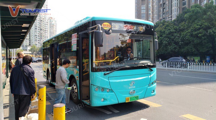 Để tiết kiệm chi phí di chuyển thì các phương tiện giao thông công cộng là một lựa chọn lý tưởng