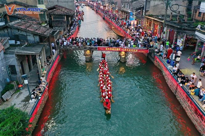 Lễ hội Đua thuyền Rồng