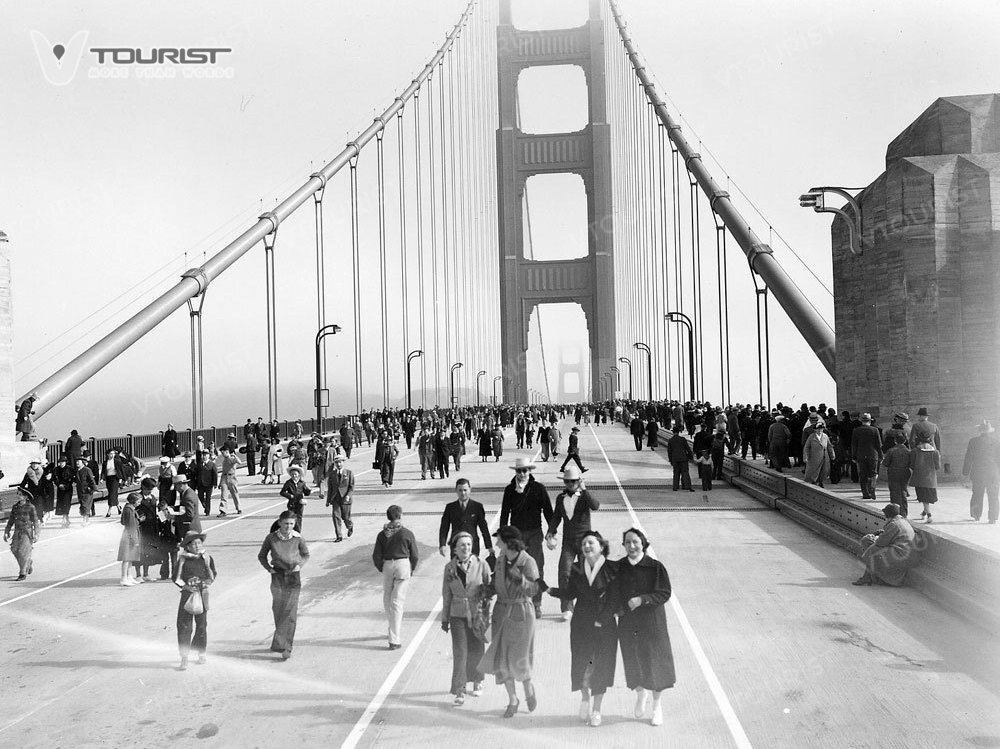 Khung cảnh hân hoan trong những ngày đầu Golden Gate Bridge chính thức đi vào hoạt động