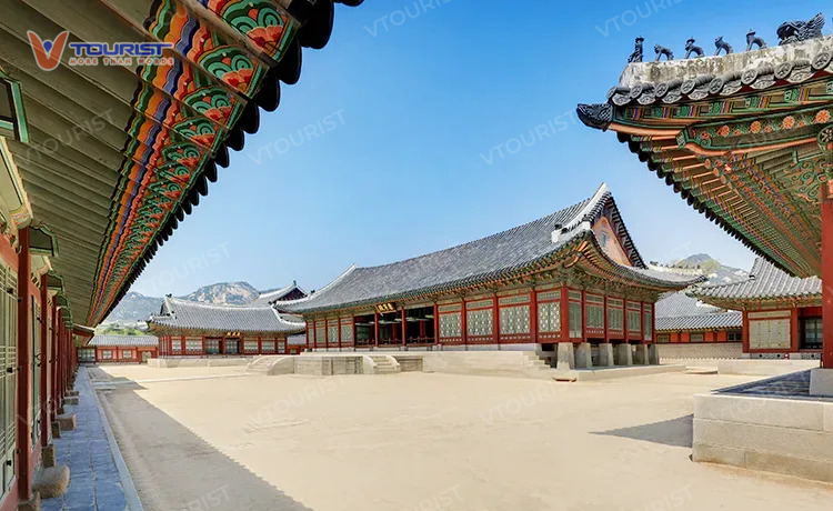 Điện Gyotaejeon là tẩm cung của Hoàng Hậu đương triều Joseon