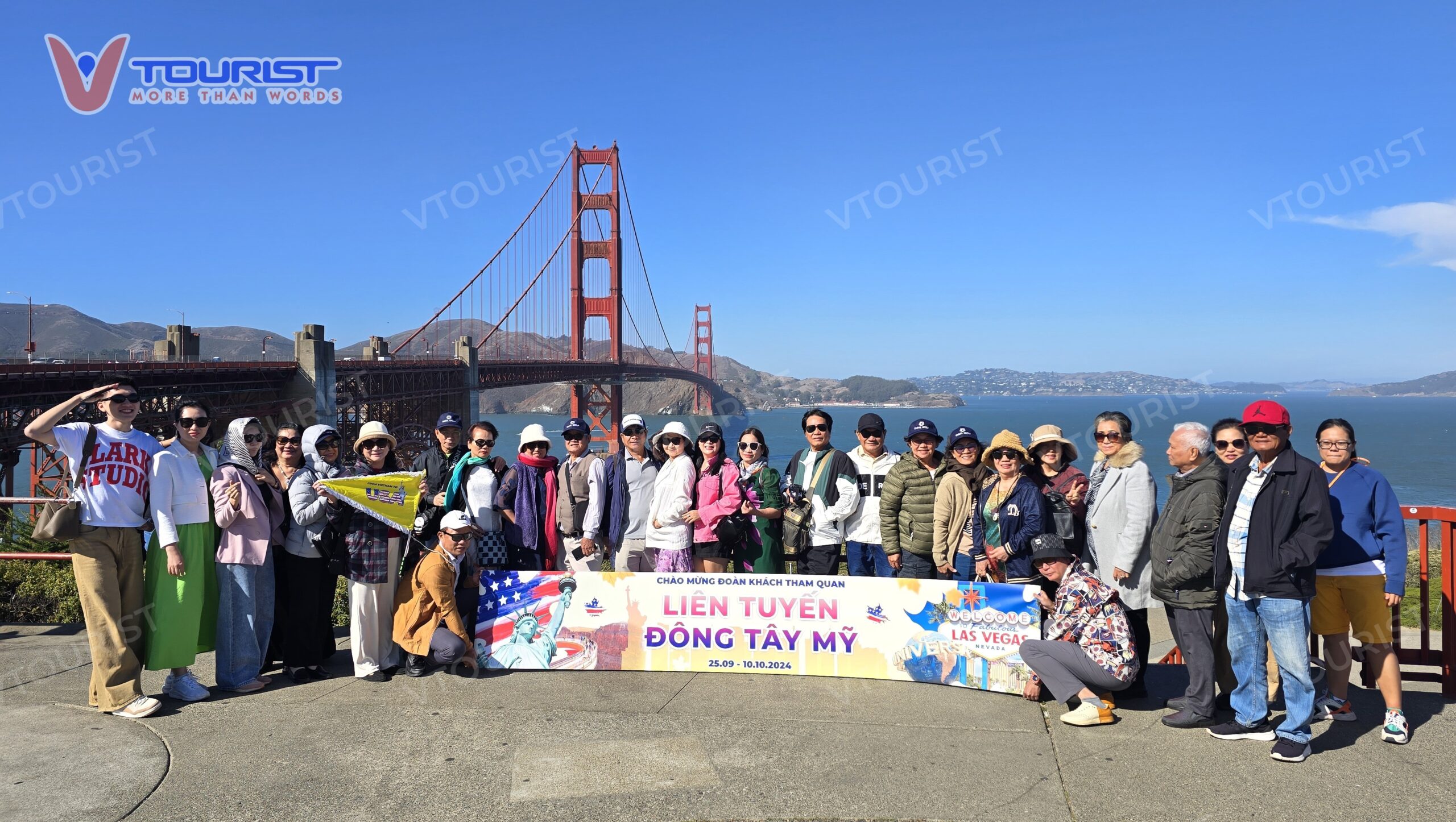 Đoàn khách du lịch VTourist ghé thăm và check-in tại biểu tượng Golden Gate Bridge nổi tiếng của San Francisco