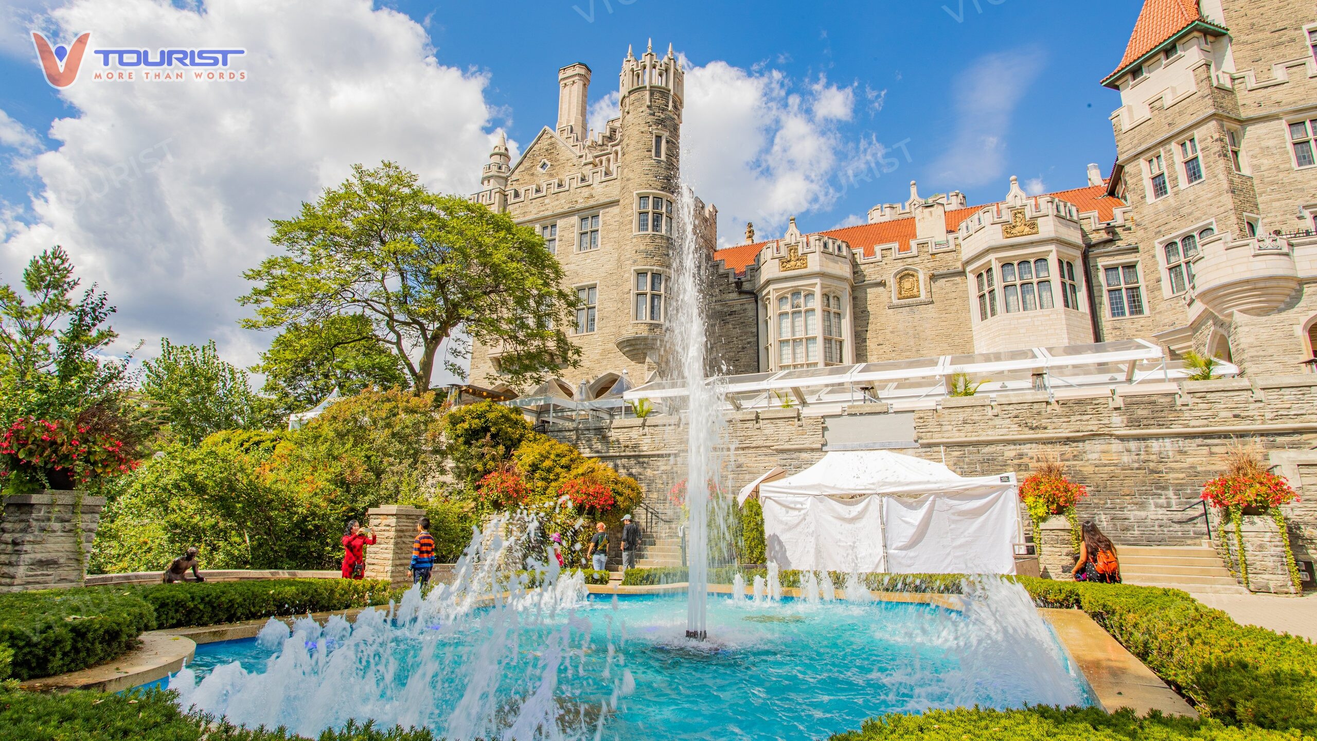 Lâu đài Casa Loma được ví như thế giới cổ tích giữa lòng thành phố hiện đại