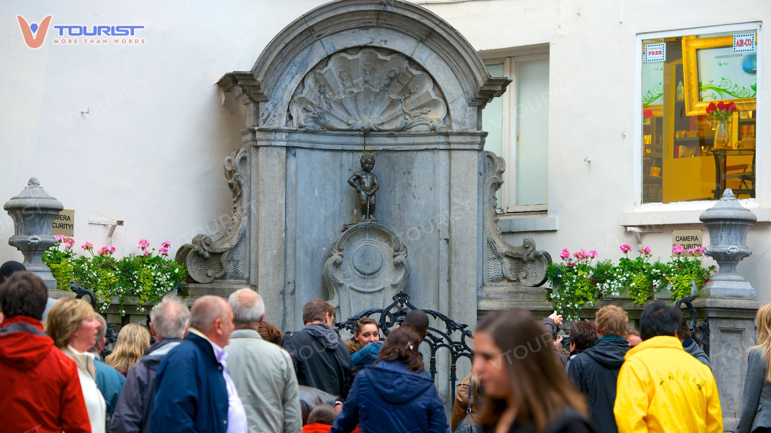 Manneken Pis được cho là người đã cứu thành phố Brussels khỏi vụ nổ lớn của quân Tây Ban Nha