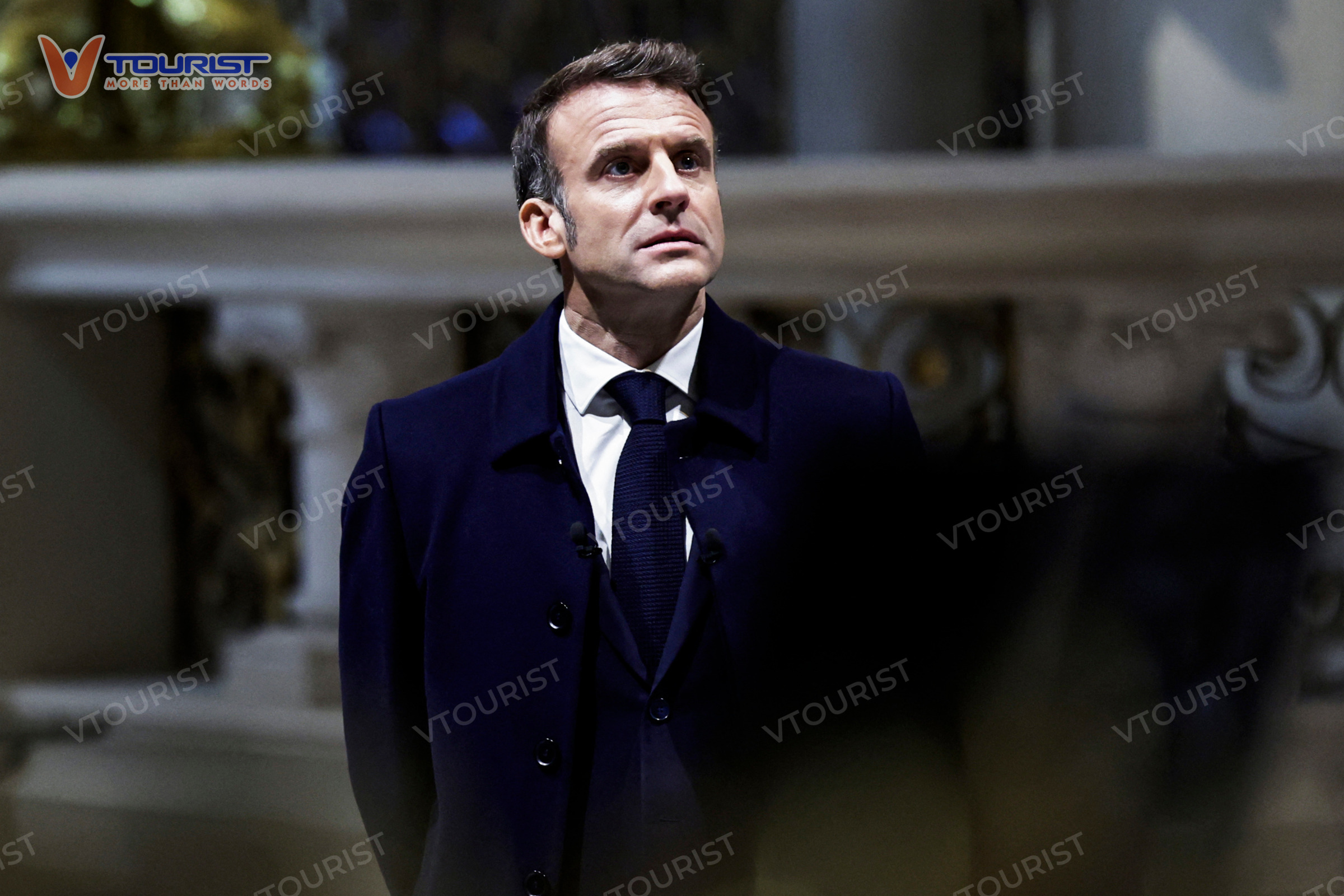 Tổng thống Macron đến kiểm tra tiến độ thi công Nhà thờ Đức Bà ngày 29/11