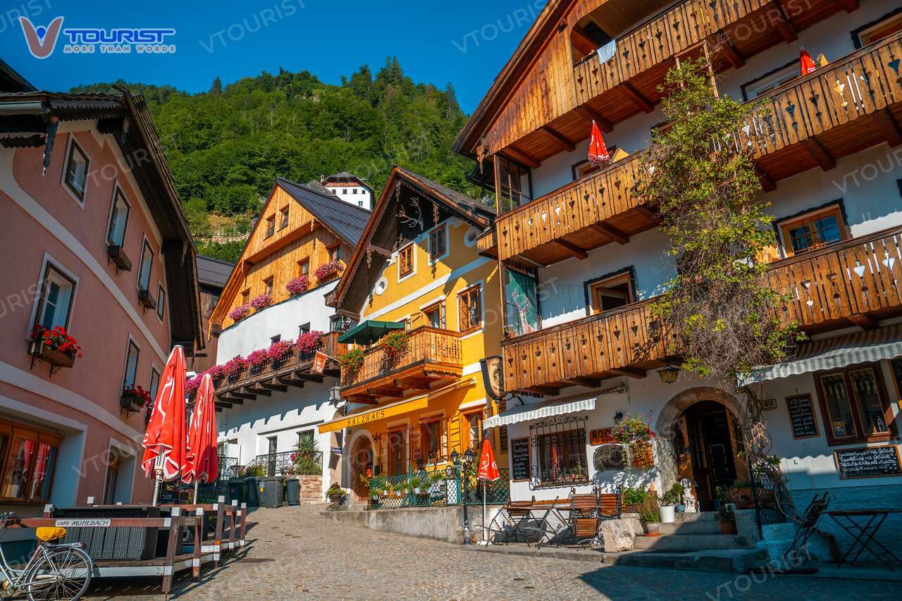 Hallstatt nổi tiếng với những khu homestay hay nhà nghỉ nhỏ xinh