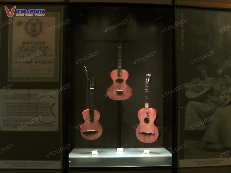 Museo degli Strumenti Musicali lưu giữ hơn 700 loại nhạc cụ khác nhau từ thế kỷ 15 đến thế kỷ 20