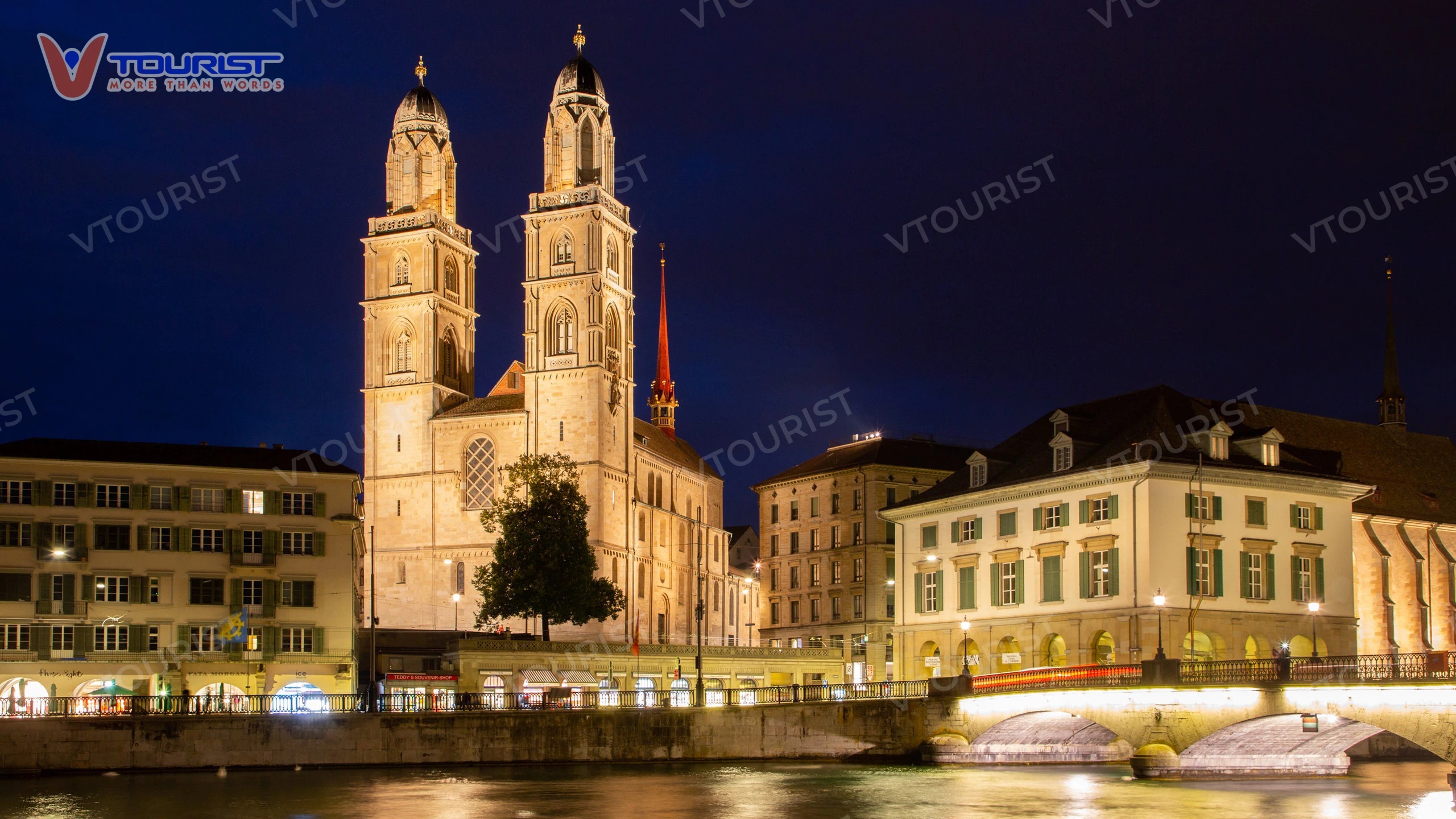 Nhà thờ Grossmünster trải qua cuộc cải cách tôn giáo lớn từ Công giáo sang Tin lành