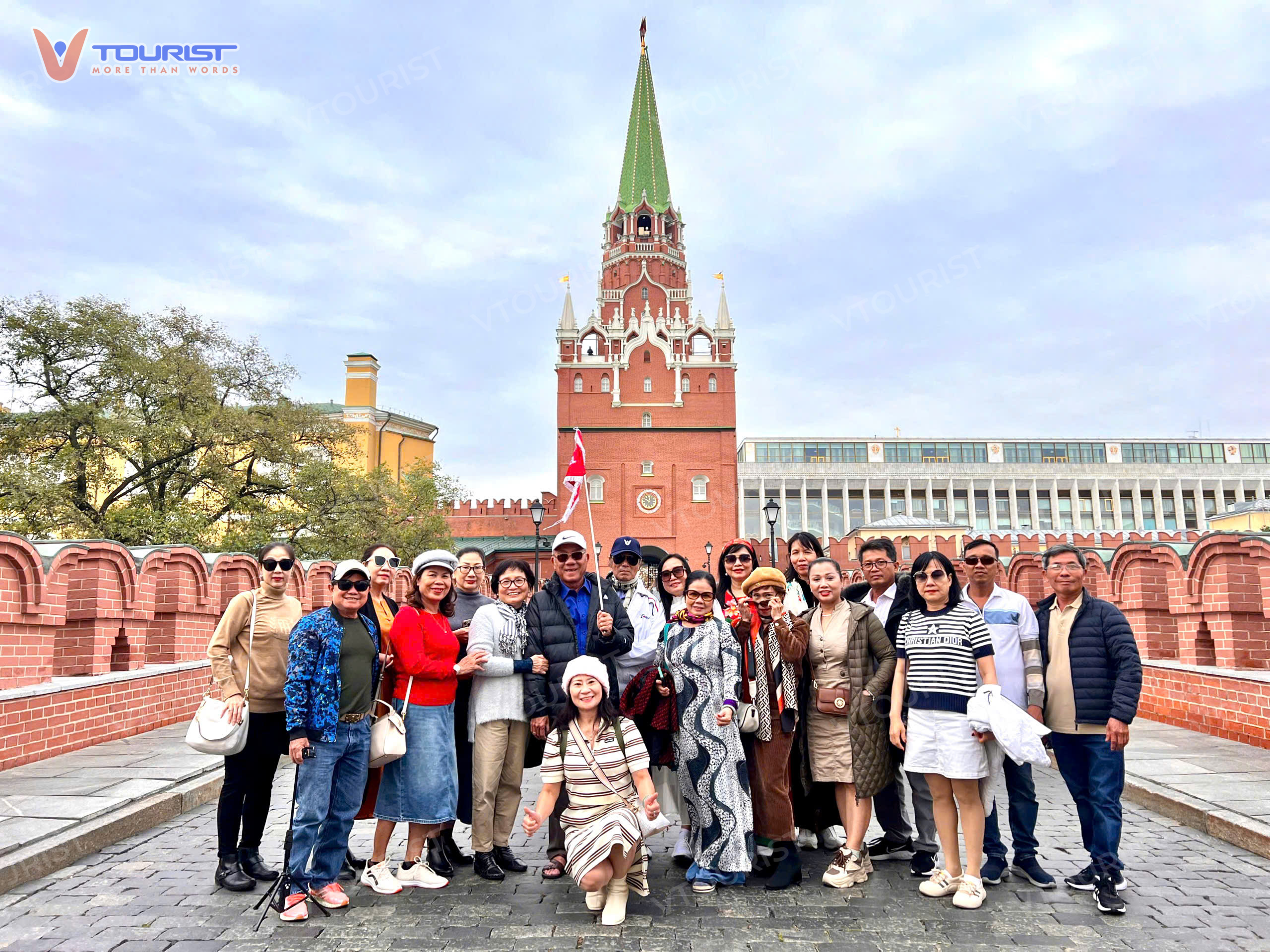 Đoàn khách VTourist check-in tại nước Nga