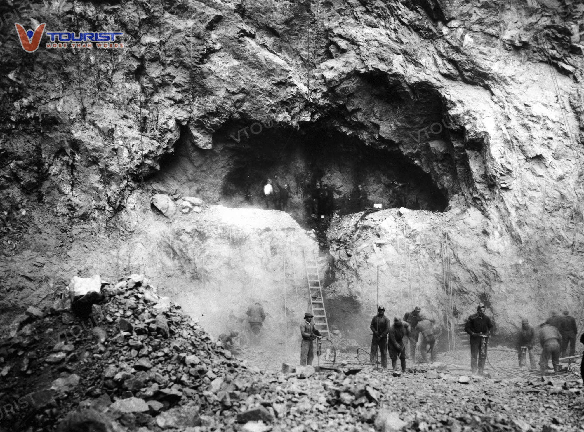 Bên trong Hoover Dam người ta từng tìm thấy một “nghĩa trang giả”