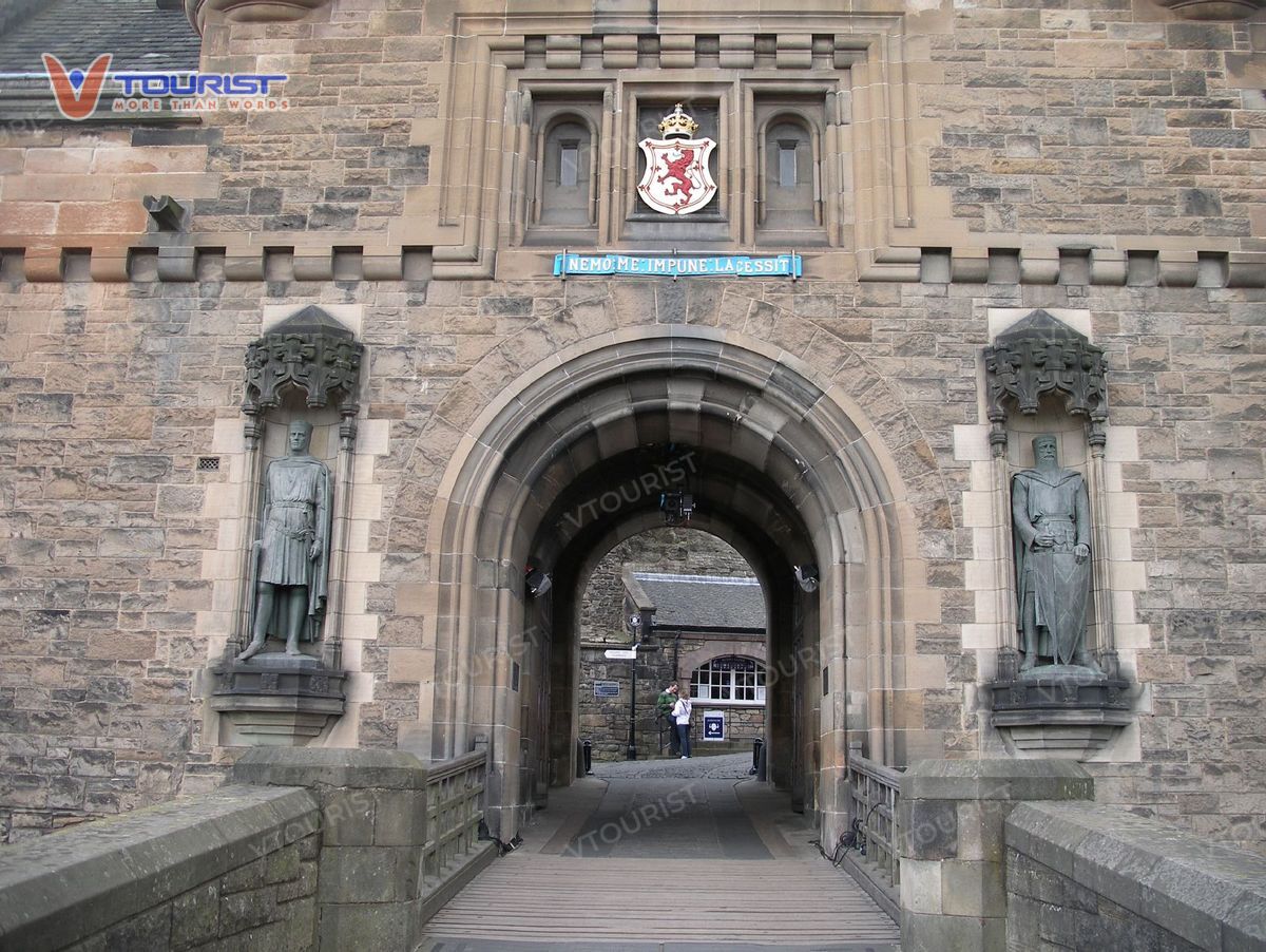 Tượng Robert Bruce và William Wallace